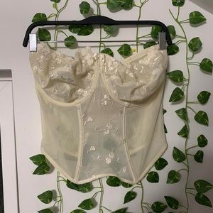 Crème corset top
